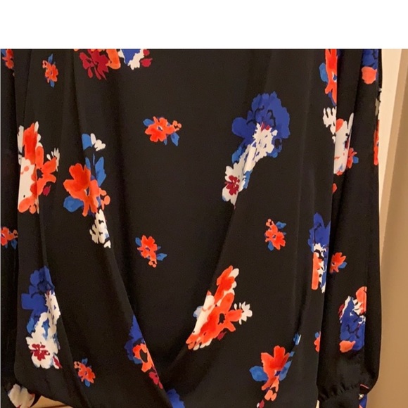 Vince Camuto Cold Shoulder Blouse in Rich Black, Size Medium - Picture 6 of 12